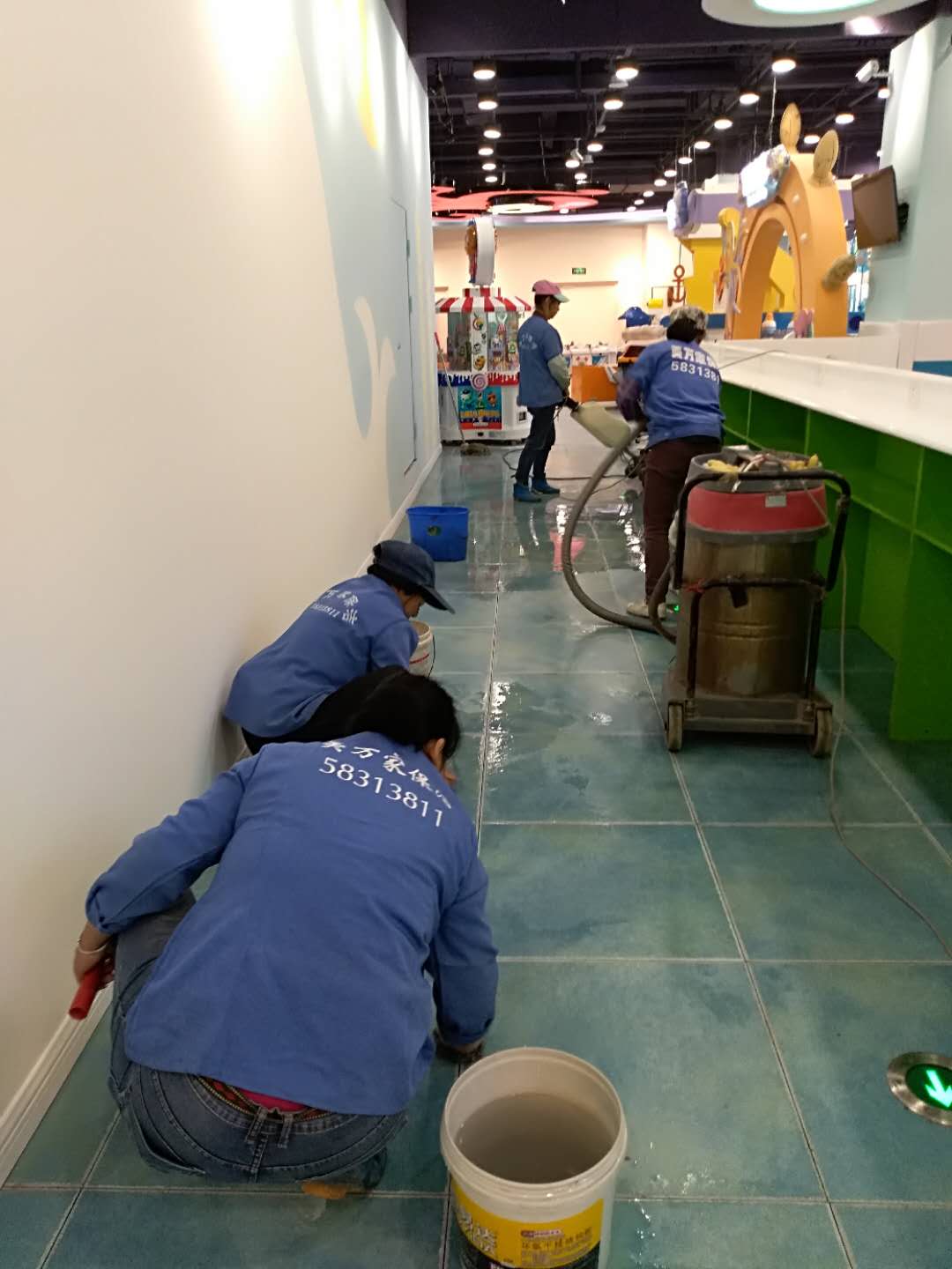 2019年4月9日开州万达宝贝王教育中心开荒清洁服务由重庆美万家保洁承接并顺利完成