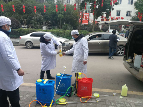 2020年2月16日疫情就是命令，防控就是责任 我公司为：万州凯源天燃气公司，万州南湖彼岸小区，重庆立信公司，重庆平安保险公司万州财产分公司消杀病毒进行中……创建美好万州城市，还我健康洁净家园，工人们，你们辛苦了！