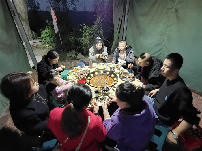 “个人的力量是有限的，团队的力量是无限的”