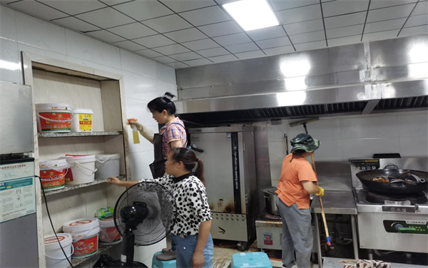 2023年6月11日城乡建设服务中心厨房及餐厅保洁服务由重庆美万家保洁服务有限公司万州分公司承接，并圆满完成任务，我们在细节中追求完美，正好你需要，刚好我专业，让客户每一分钱都花到刀刃上。