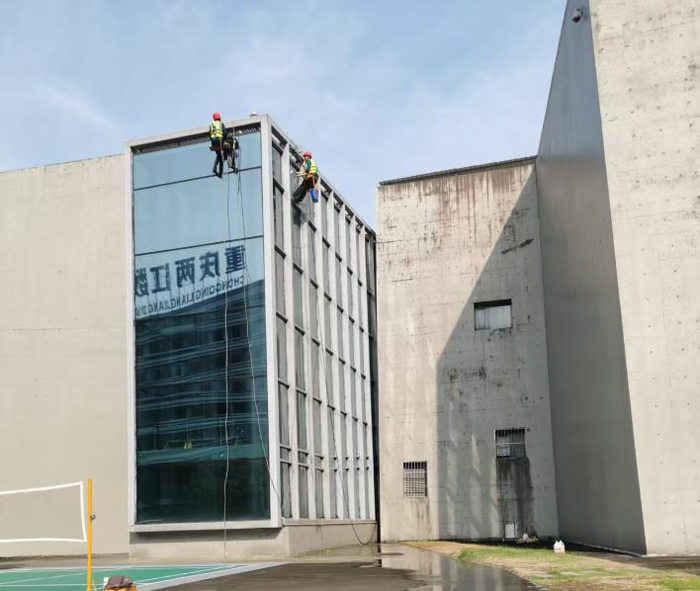 2026年5月10日万州区重庆三峡移民纪念馆外墙清洗服务由重庆美万家保洁服务有限公司万州分公司承接，并圆满完成任务，我们在细节中追求完美，正好你需要，刚好我专业，让客户每一分钱都花到刀刃上。